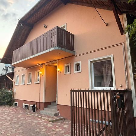 Bed and Breakfast Airportmax Panzio Вечийш Екстер'єр фото