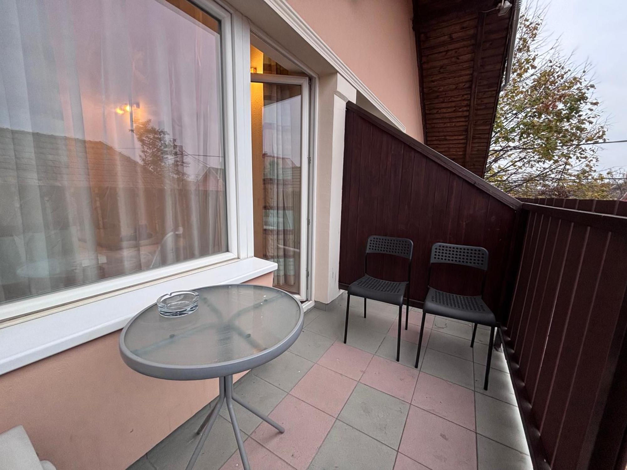Bed and Breakfast Airportmax Panzio Вечийш Екстер'єр фото