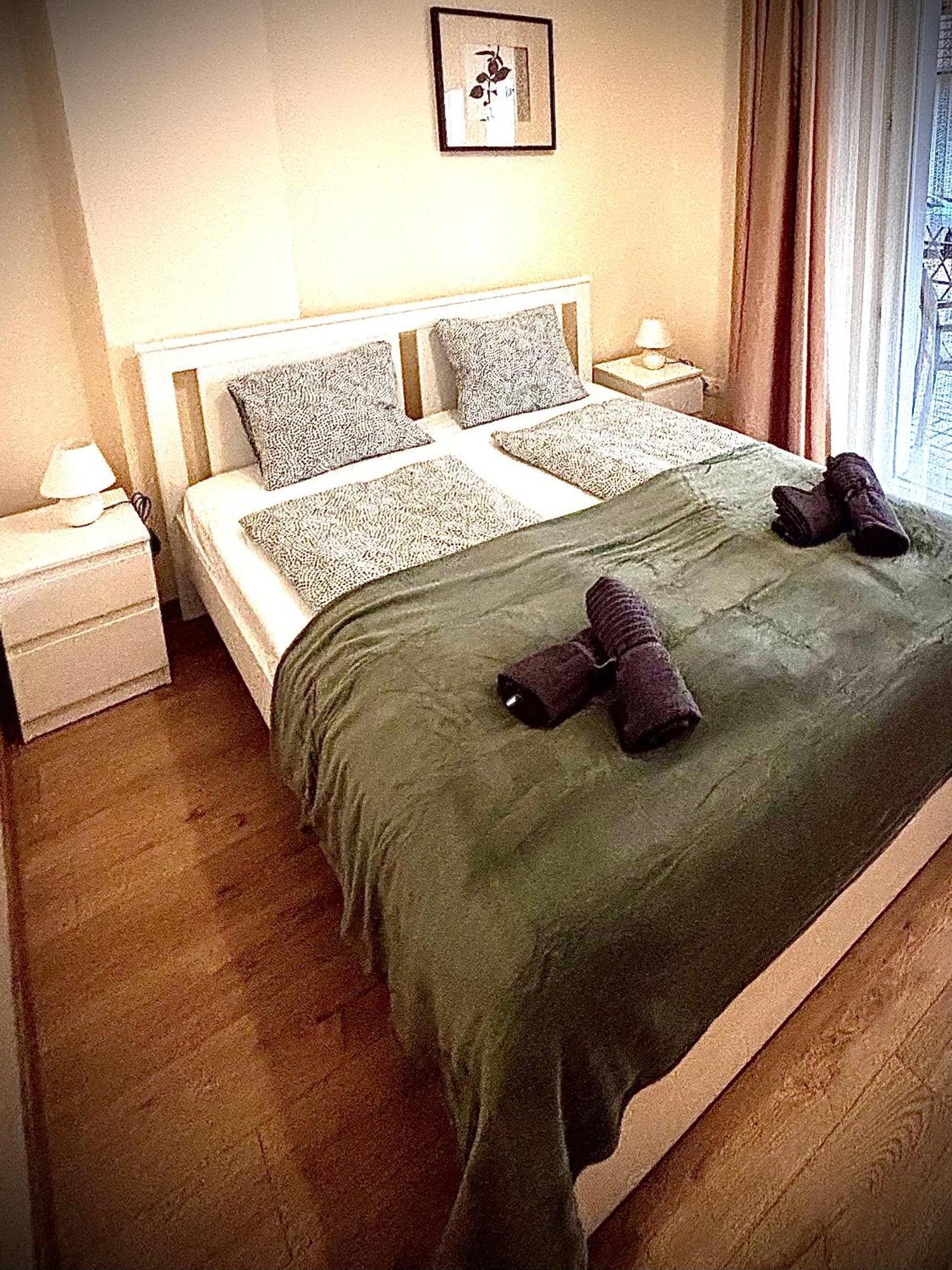 Bed and Breakfast Airportmax Panzio Вечийш Екстер'єр фото