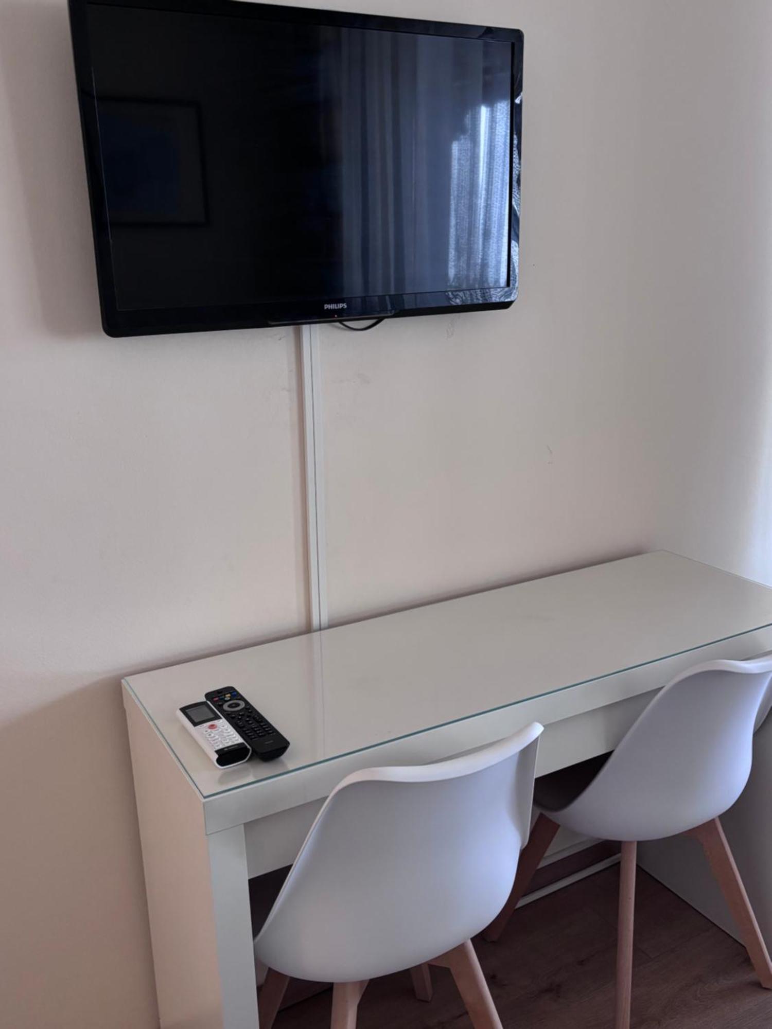 Bed and Breakfast Airportmax Panzio Вечийш Екстер'єр фото