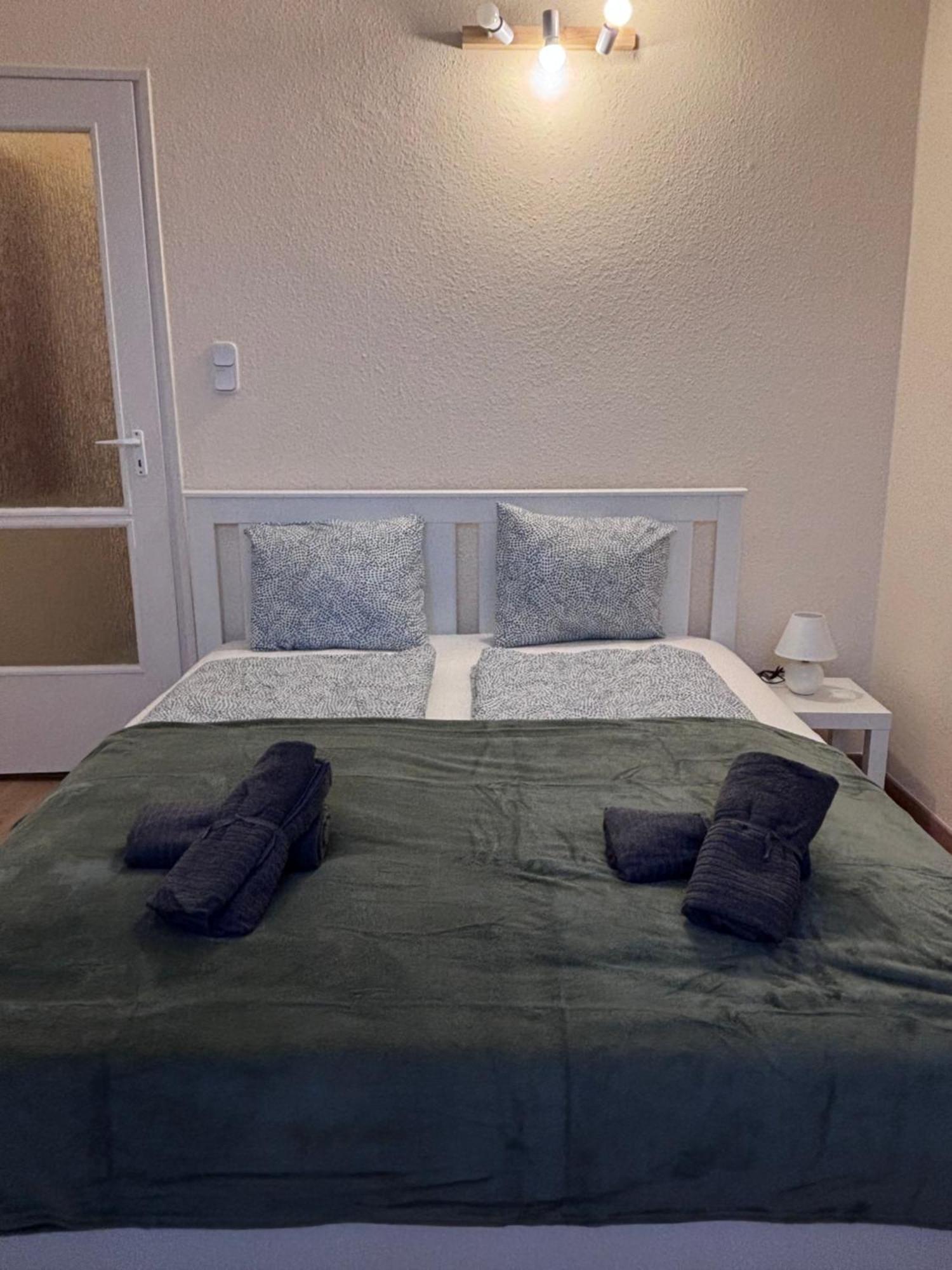 Bed and Breakfast Airportmax Panzio Вечийш Екстер'єр фото