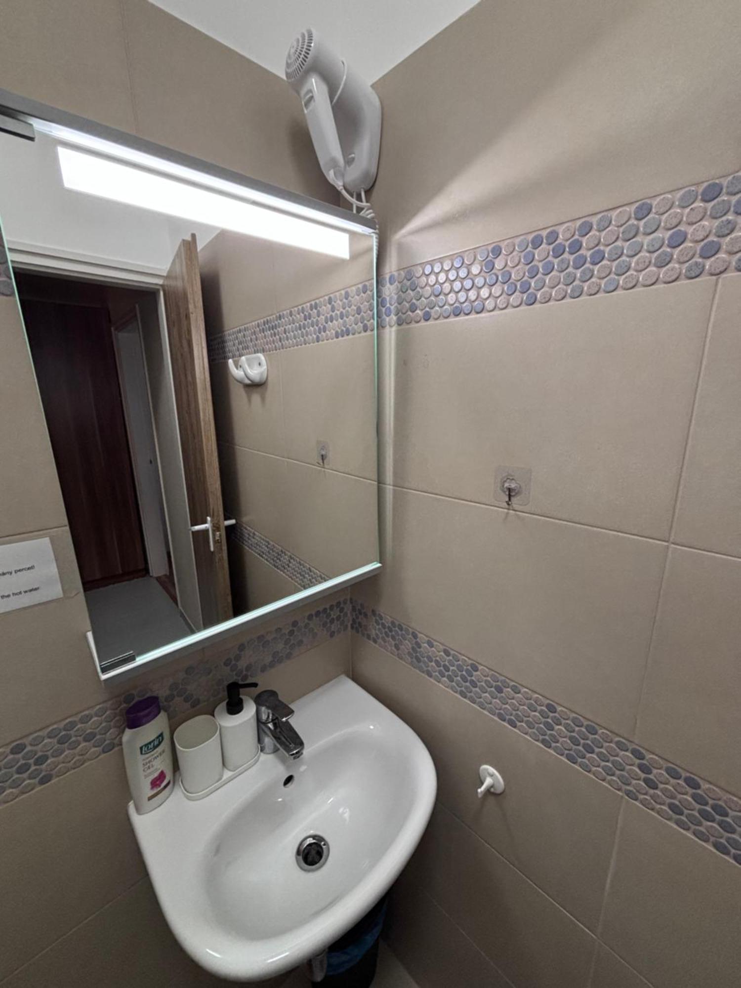 Bed and Breakfast Airportmax Panzio Вечийш Екстер'єр фото