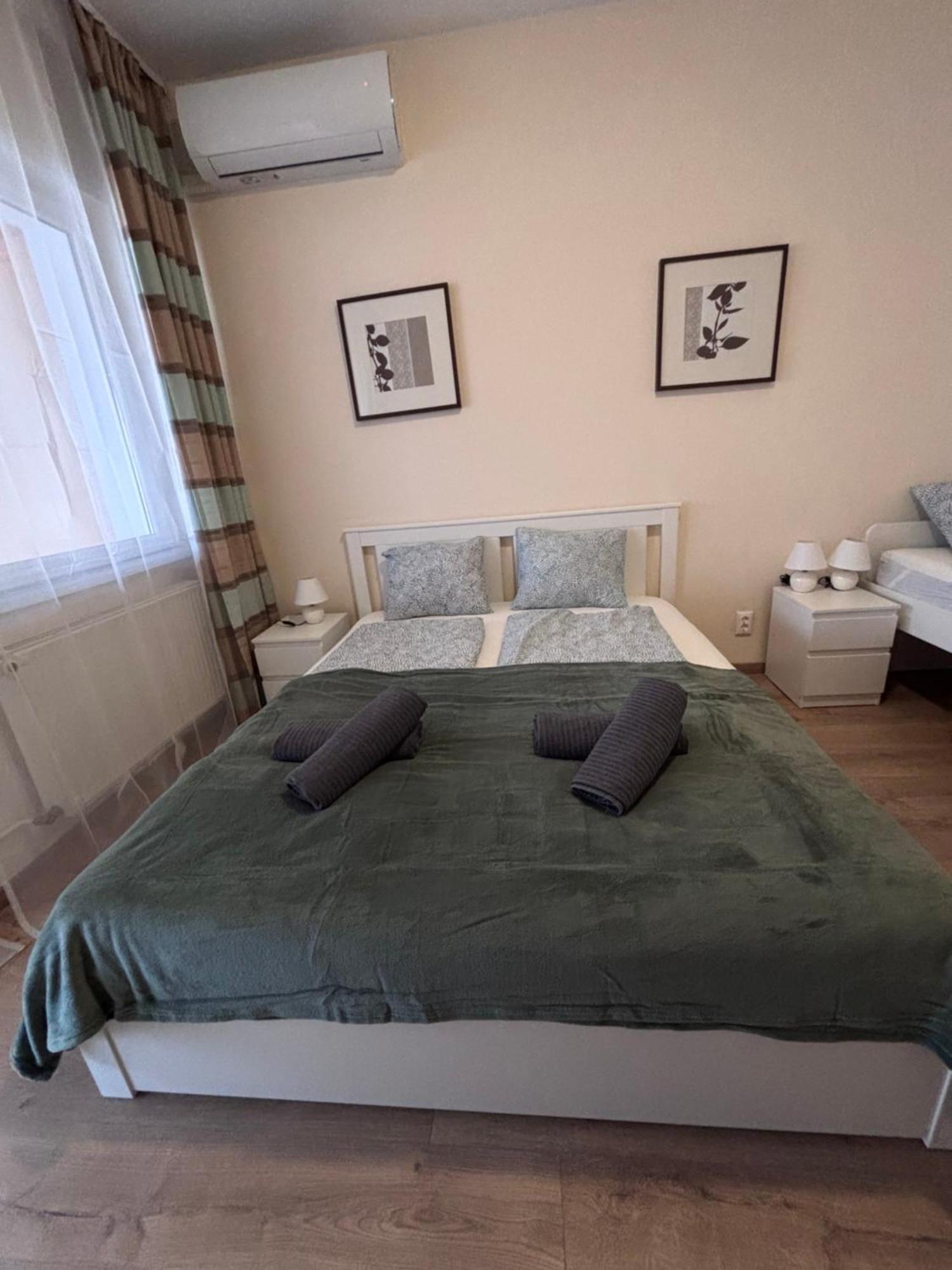Bed and Breakfast Airportmax Panzio Вечийш Екстер'єр фото