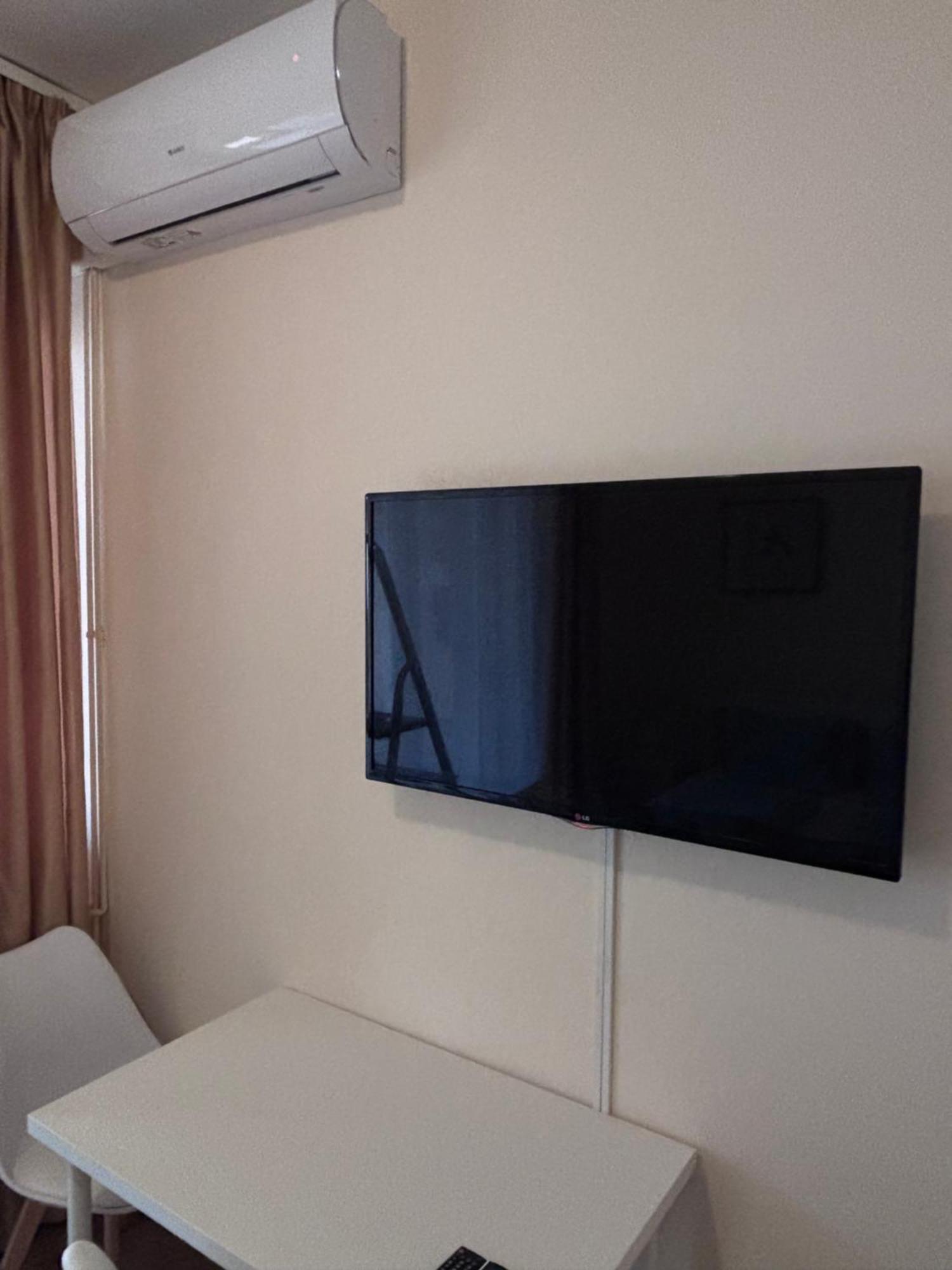Bed and Breakfast Airportmax Panzio Вечийш Екстер'єр фото