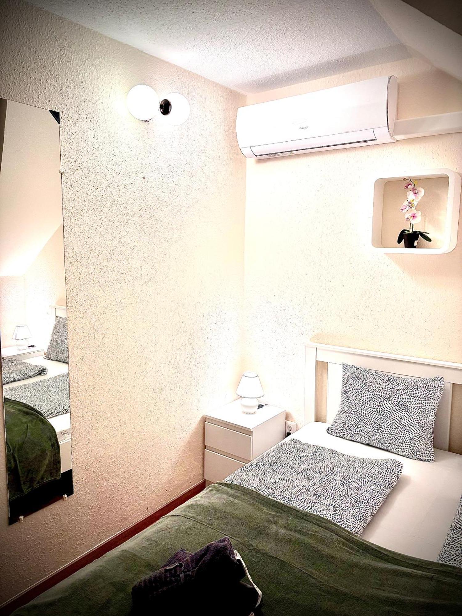 Bed and Breakfast Airportmax Panzio Вечийш Екстер'єр фото