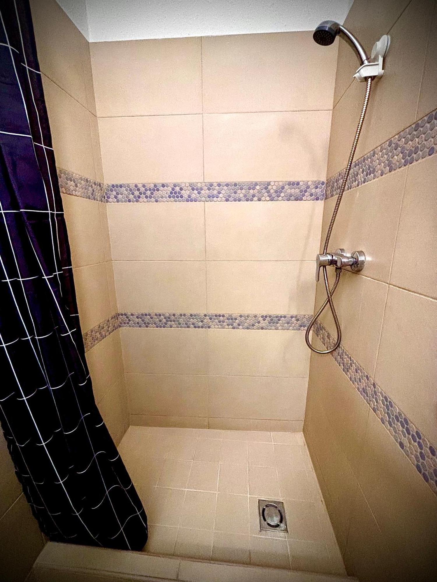 Bed and Breakfast Airportmax Panzio Вечийш Екстер'єр фото