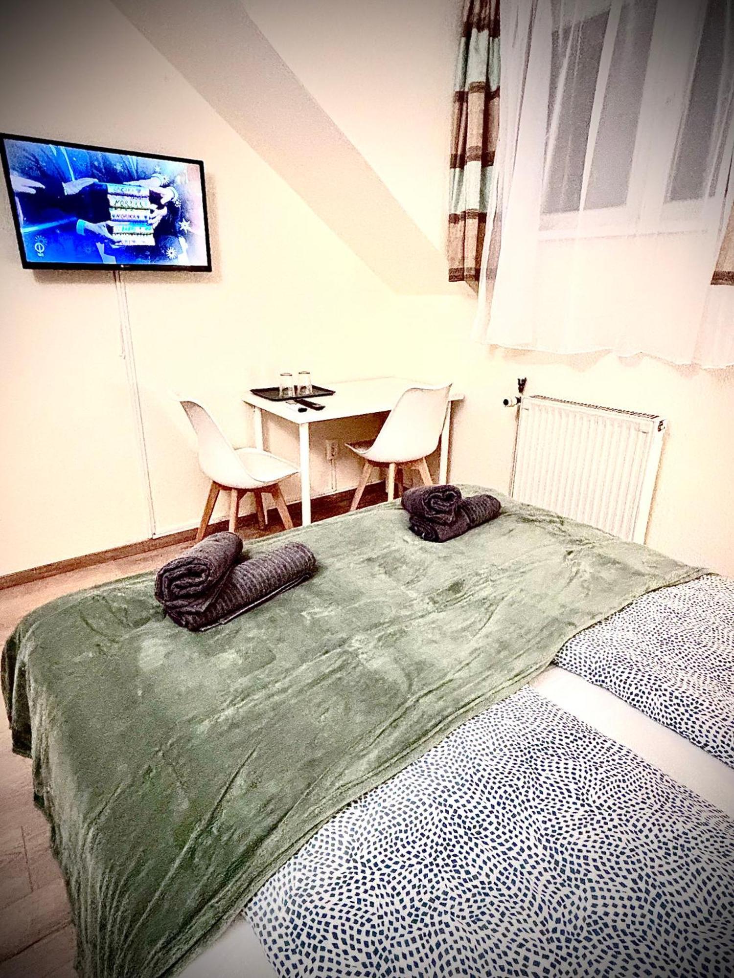 Bed and Breakfast Airportmax Panzio Вечийш Екстер'єр фото