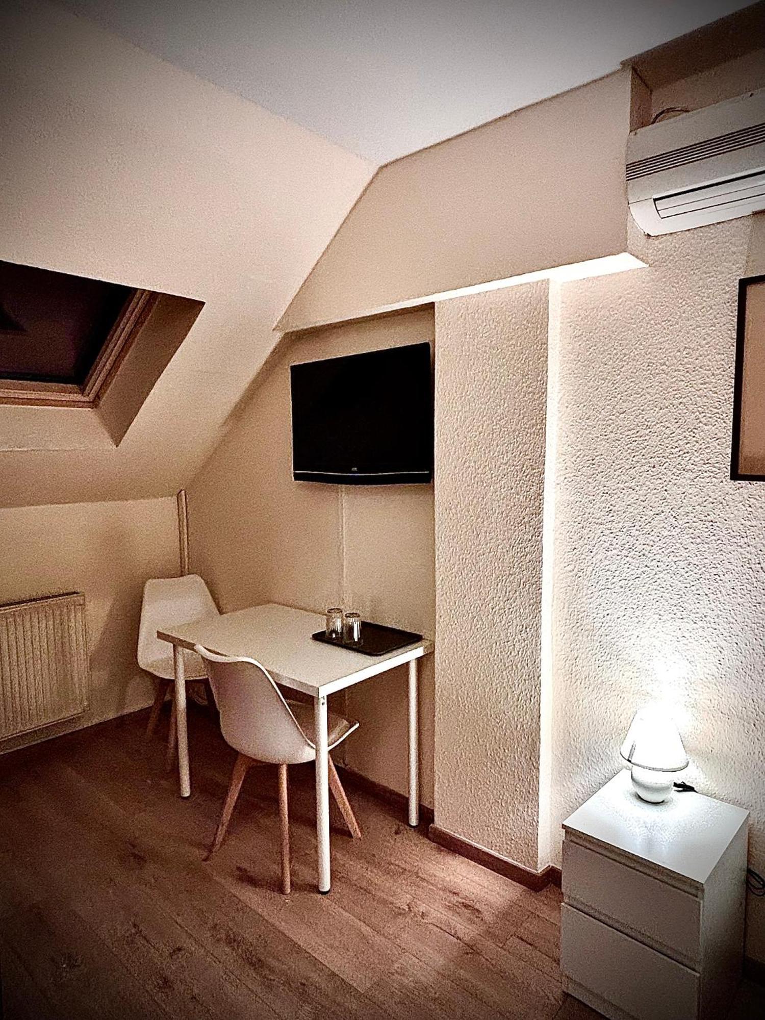 Bed and Breakfast Airportmax Panzio Вечийш Екстер'єр фото
